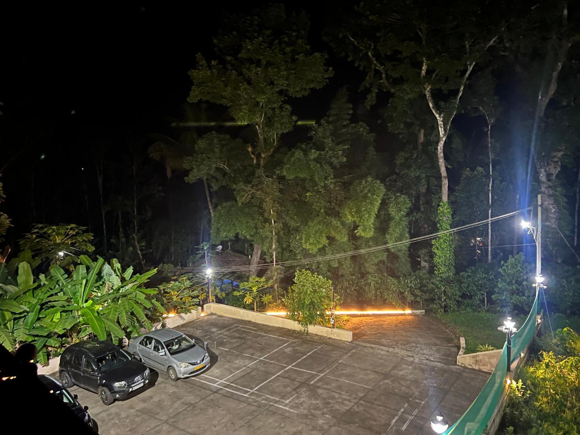 Sri Lakshmi Estates Lejlighed Siddāpur Eksteriør billede
